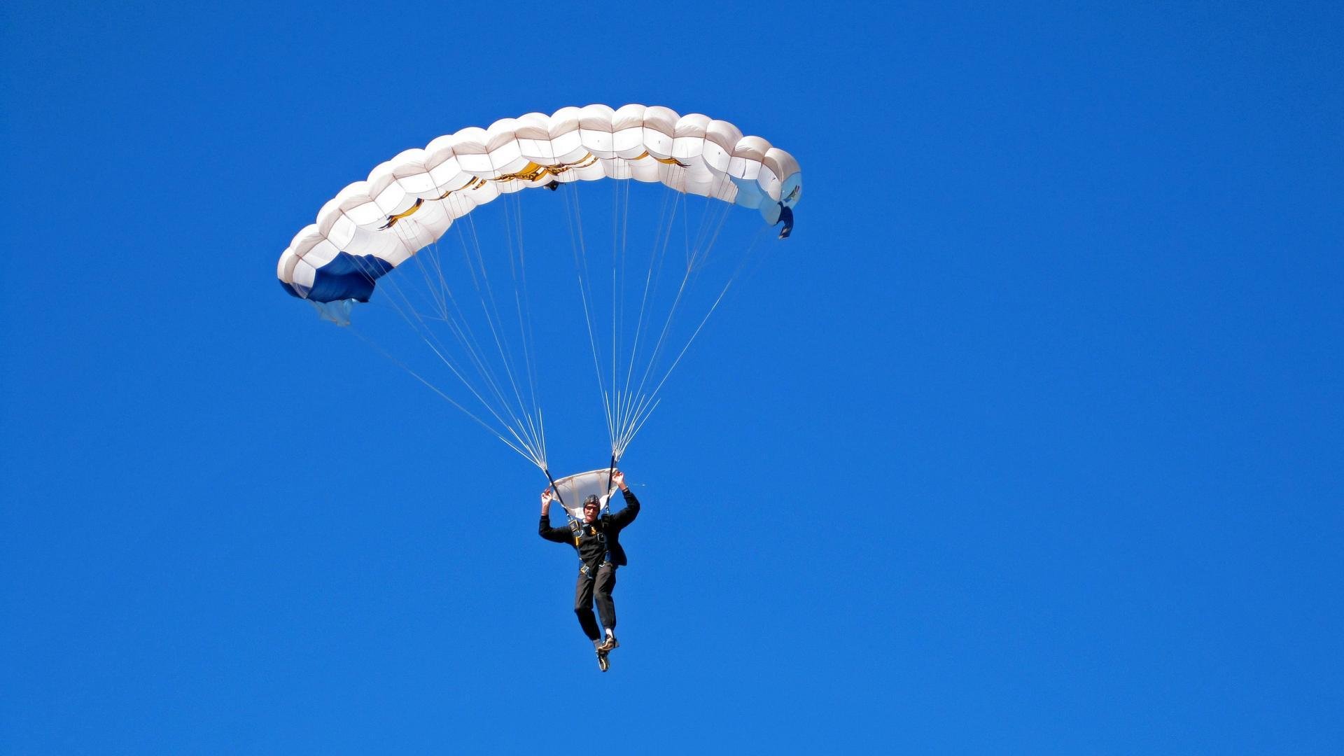 《青少年电竞培训：技能提升与心理健康双重关注》，中学生电竞培训