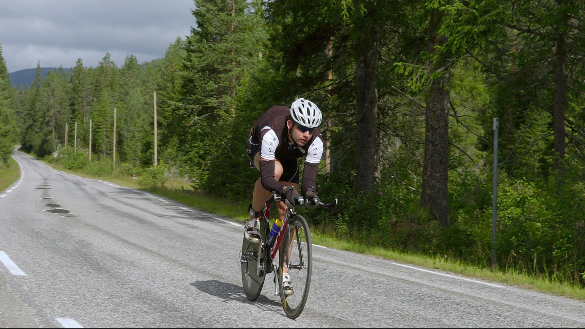 泰国球队豪取连胜，晋级前景一片光明，泰国12名足球队员